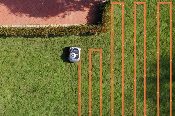 robotická sekačka segway sečení v pásech