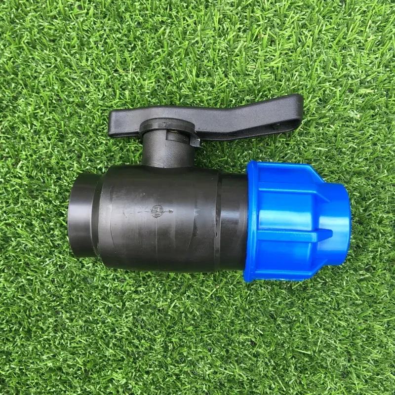 Plastový kulový ventil 32mm x 1" F