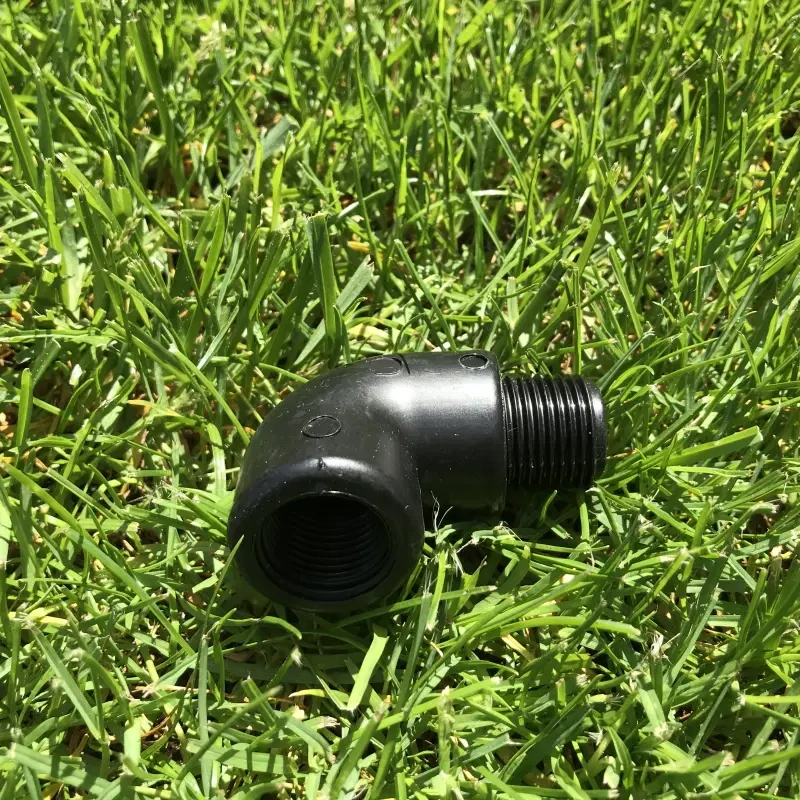 Plastové koleno 1/2" vnější a vnitřní závit