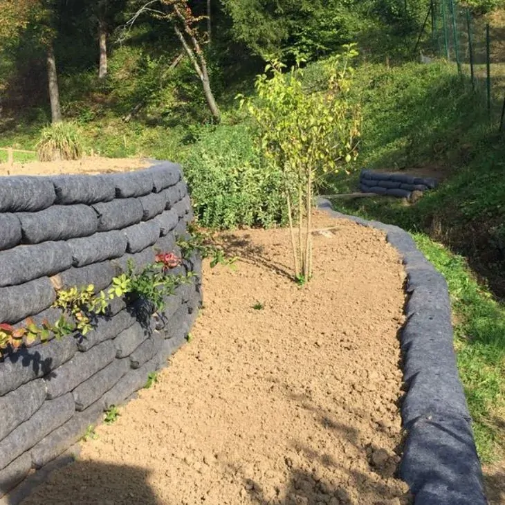Vegetační pytel na opěrné zdi - sada VOM®