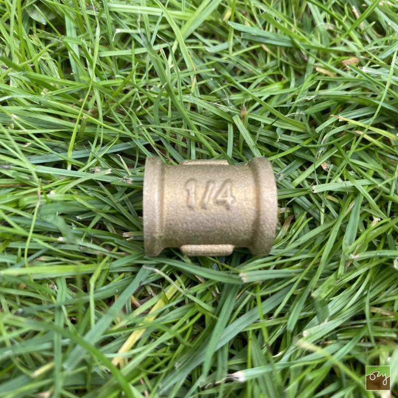 Mosazná spojka 2x 1/4" vnitřní závit