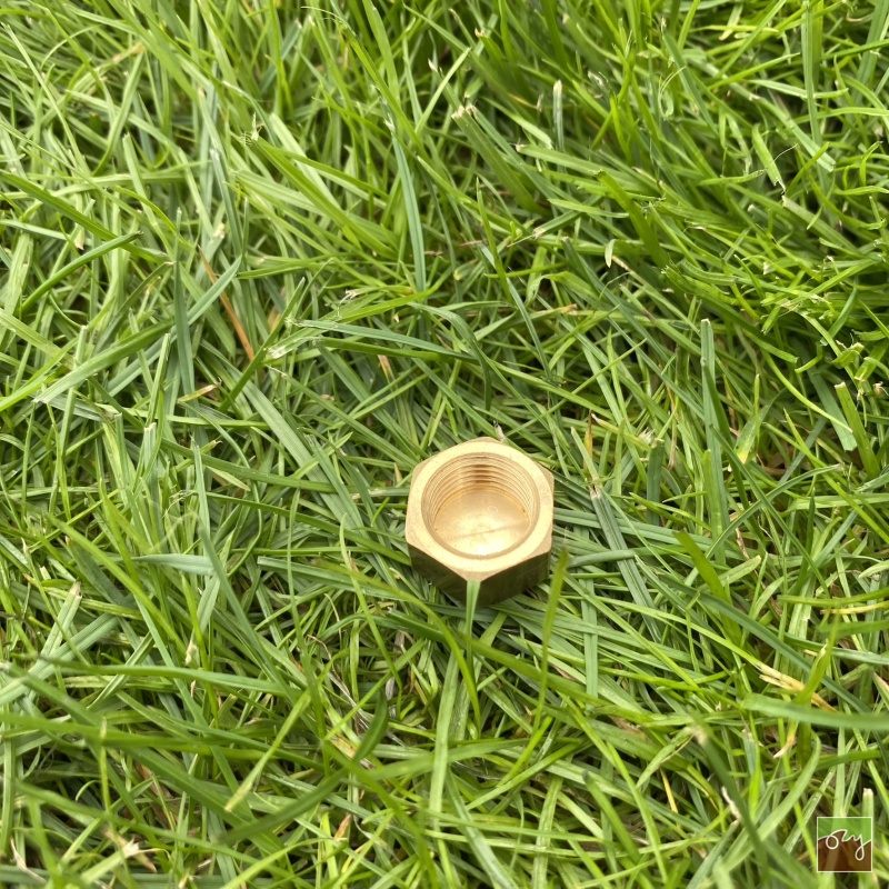 Mosazná zátka 1/4" vnitřní závit