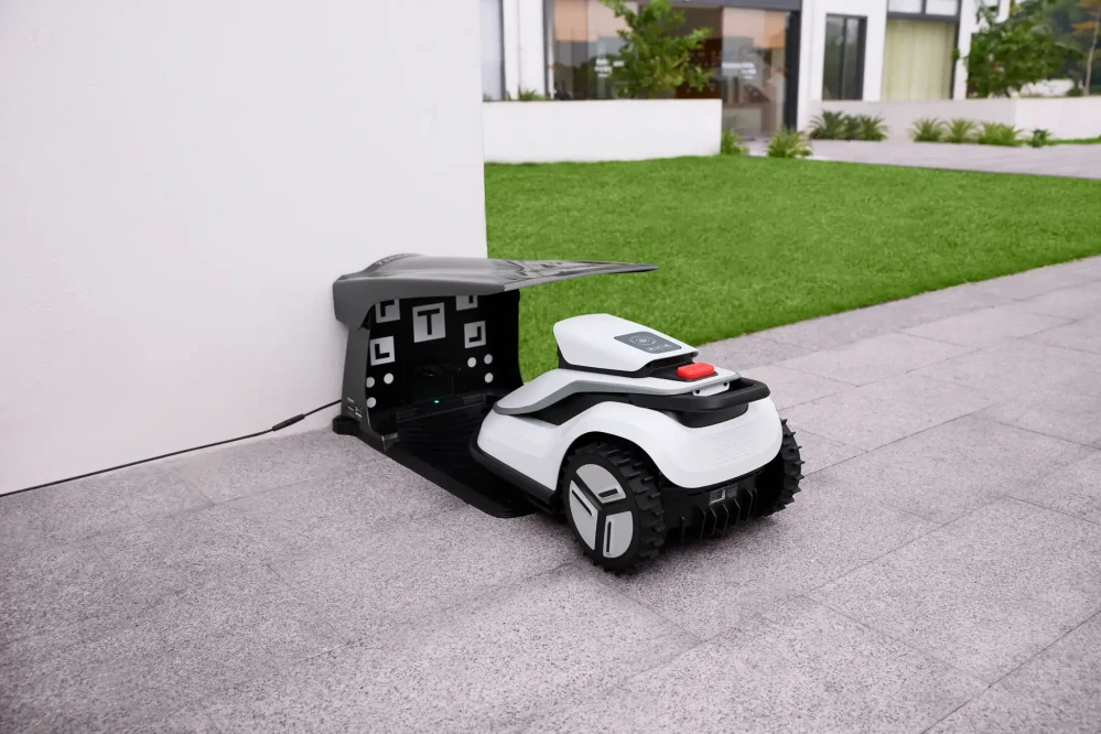 Robotická sekačka TerraMow V600