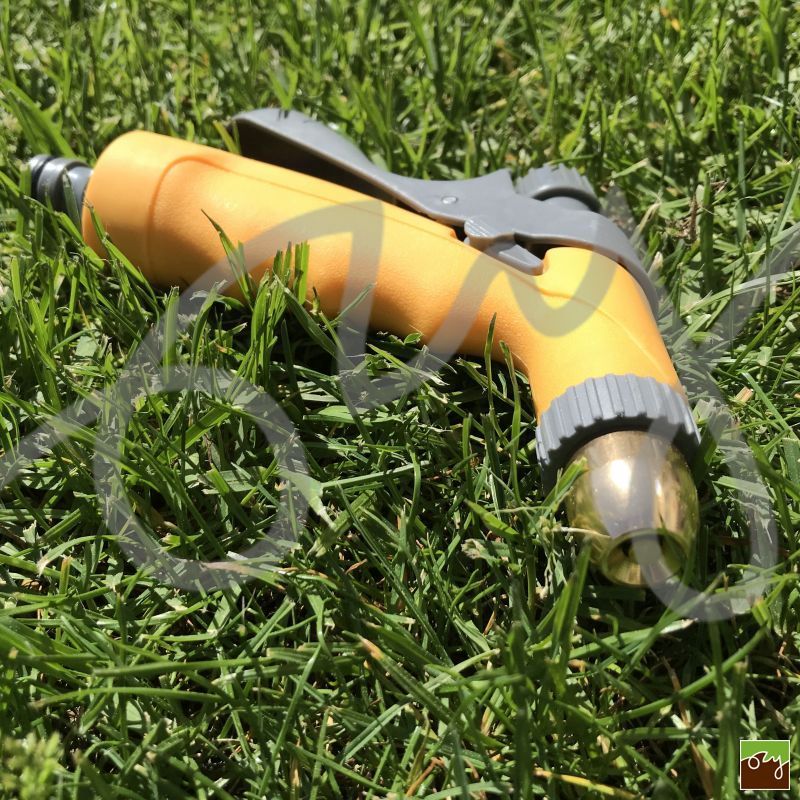 Zavlažovací pistole na vodu - kovová poplastovaná