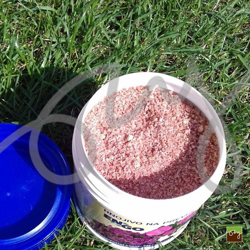 Hnojivo na převislé petúnie | NPK 20-20-20 | 0,5kg