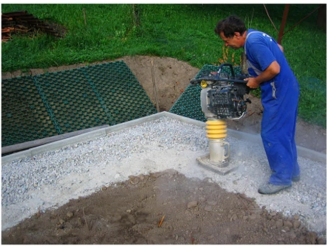 Zatravňovací dlažba zelená Eura MAXI