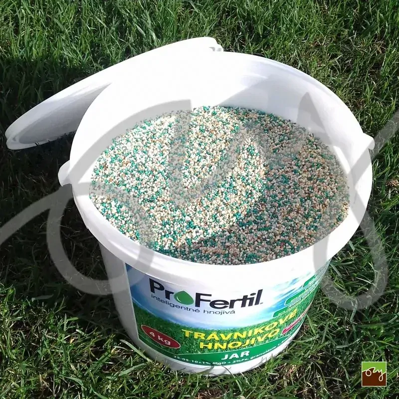 Trávníkové hnojivo JAR 25-05-10+2FE+1MgO 5-6 měsíční (4kg)