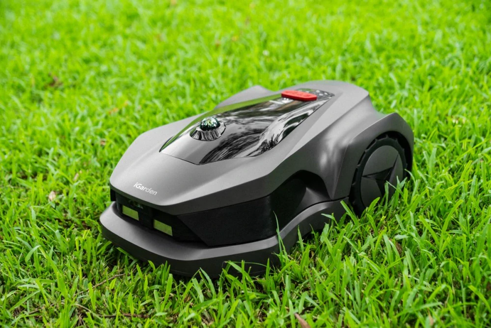 Robotická sekačka iGarden L65 AWD do 2000m²