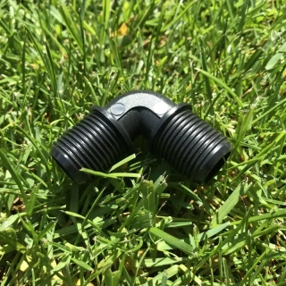 Plastové koleno 2x 1/2" vnější závit